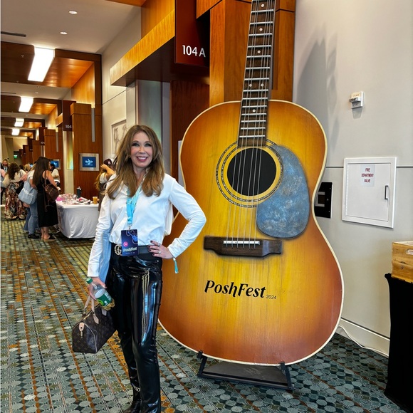 LIKE MY LUX SHOW LISTING FOR LIVE SHOWS! - Picture 12 of 15